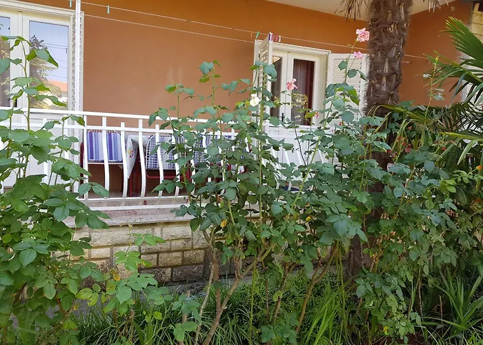 Renata Mare Apartments